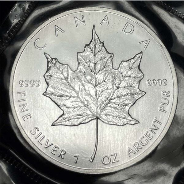 1989 Canada $5 Maple Leaf 1 ozt .9999 Silver