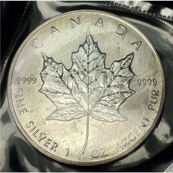 1989 Canada $5 Maple Leaf 1 ozt .9999 Silver