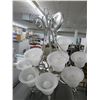 Image 1 : 9 Light Chandelier