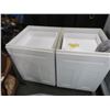 Image 1 : 2-White 1 Over 2 Cabinet - 2 X $