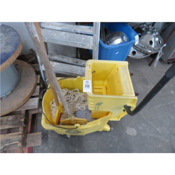 Rubbermaid Mop Bucket