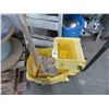 Image 1 : Rubbermaid Mop Bucket