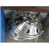 Image 2 : Hub Caps & S/S Bowls