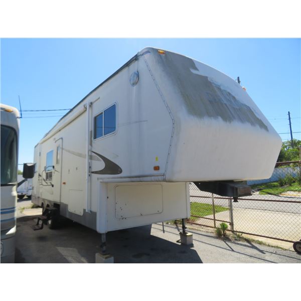 2004 Jayco 30 RKS Designer T/A 30' 5th Wheel Camper