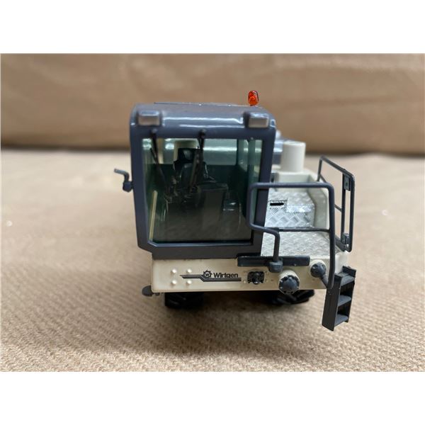 1:50 WIRTGEN WR 2000 NZG SOIL STABILIZER DIE CAST MODEL