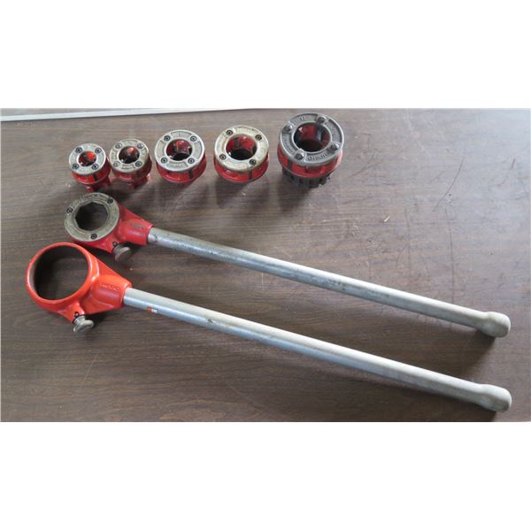 Ridgid Manual Pipe Threader Ratchet & Handle w/  Misc Size Die Heads