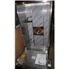 Image 2 : NEW STAINLESS HOOD AND FAN (6' X 3')