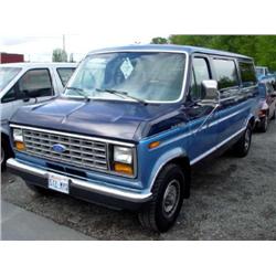90 FORD CLUBWAGON XLT VAN EXMT.                                       