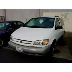 *99 TOYOTA SIENNA 153,964 ACTUAL                                      
