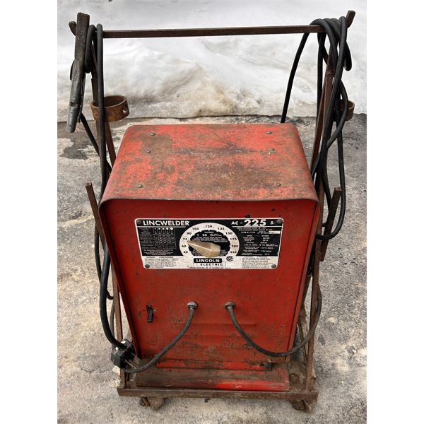LINCOLN 225 ARC WELDER