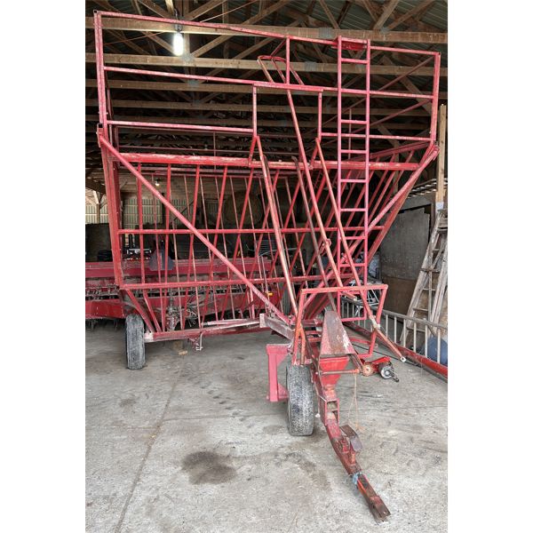 FORAGE KING SQUARE BALE BASKET