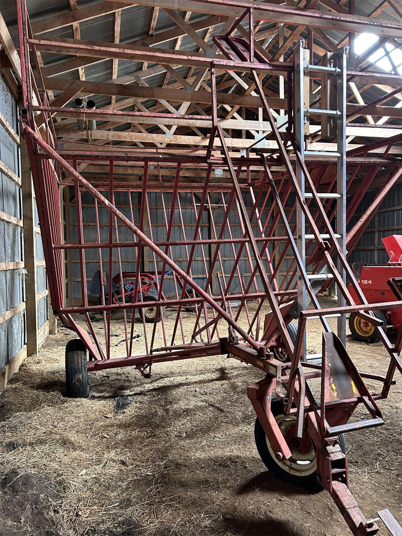 FORAGE KING SQUARE BALE BASKET Kidd Family Auctions