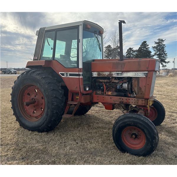1086 International Tractor