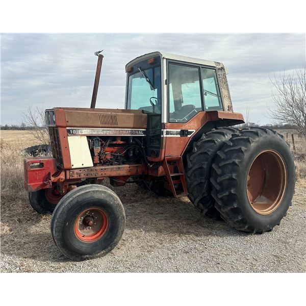 1086 International Tractor