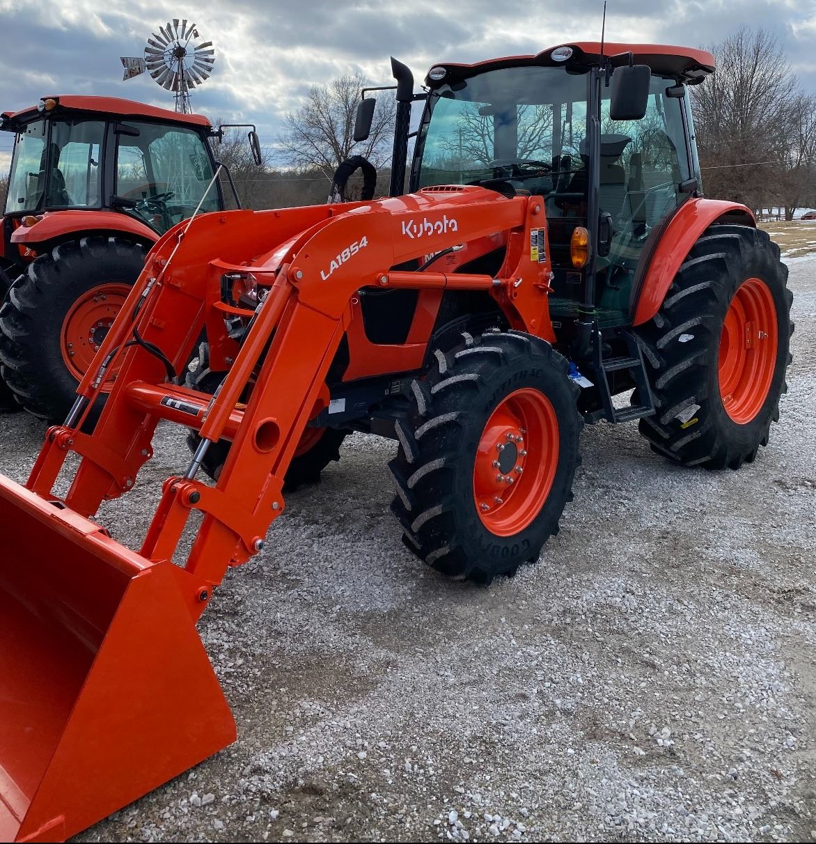 2022 Kubota M5111 HDC 124x4 tractor Hired Hand Live