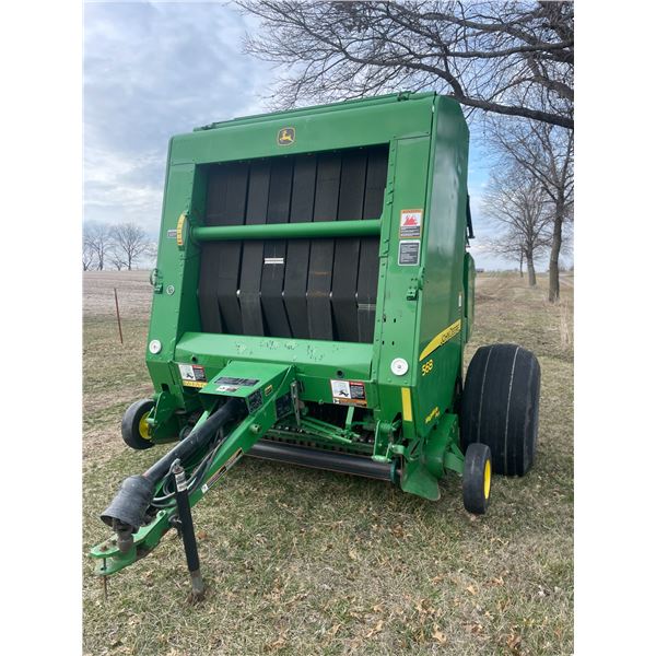 John Deer 568 Baler