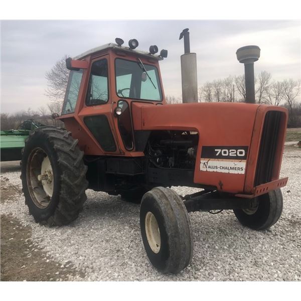 7020 Allis Chalmers Tractor