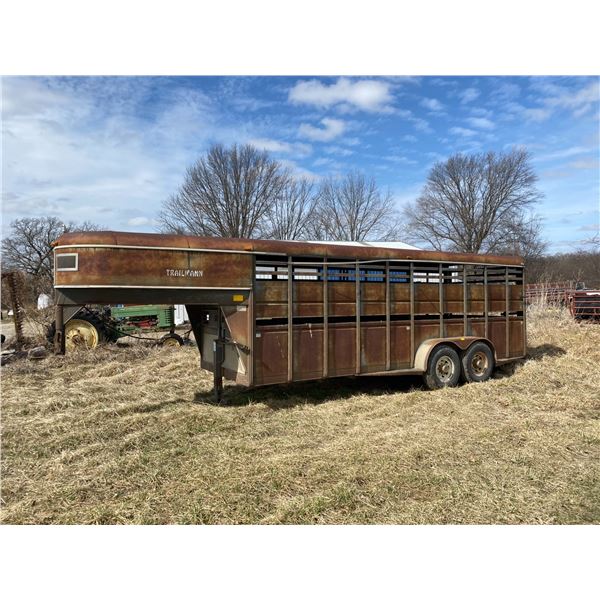 1990 20' Trailmann 5th wheel stock trailer
