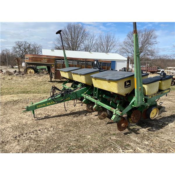 John Deere 7200