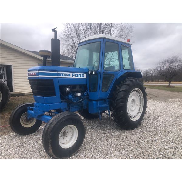 7700 Ford Tractor
