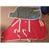 Image 1 : 1 Green Canvas Horse Blanket & 1 Red Fleece Horse Blanket