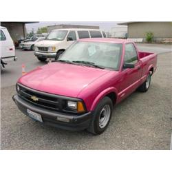 *94 CHEVROLET S10 2DR P/U EXMT.                                       