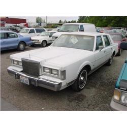 88 LINCOLN TOWNCAR 4DR EXMT.                                          