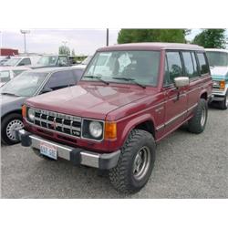 89 MITSUBISHI MONTERO 4DR 4X4 EXMT.                                   
