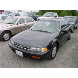92 HONDA ACCORD LX 4DR EXMT.                                          