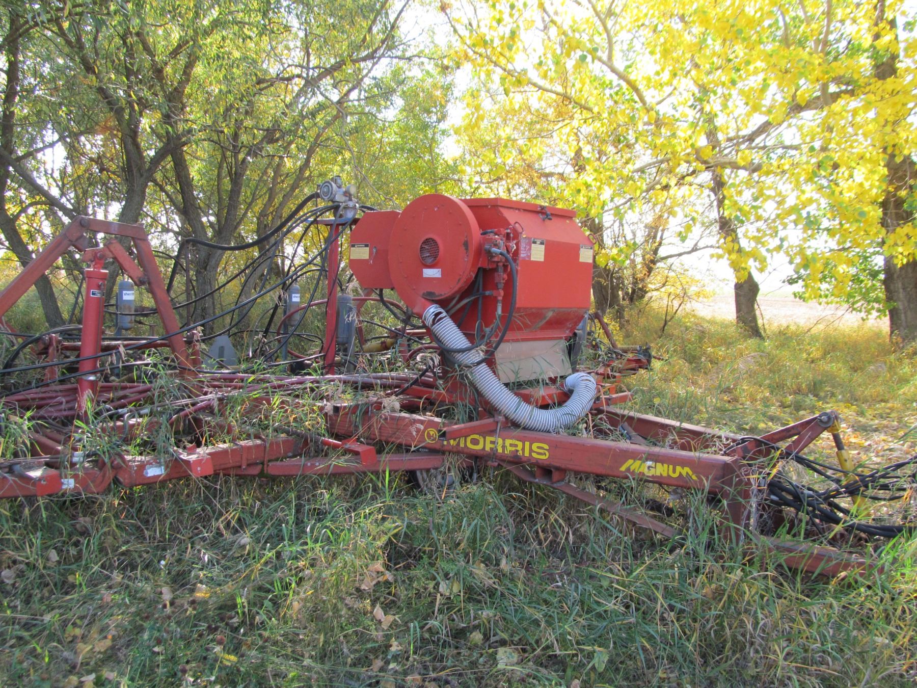 Morris CP731, 35 chisel plow Cultivator c/w Valmar 1620