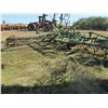 Image 2 : 1981 CO-OP Implements 179 27'Vibrashank, c/w 3 bar tine harrows, SN-24488
