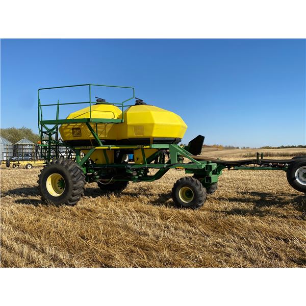 JD 1820 Cultivator, SN-H01820X675104 c/w 1900 Air cart, dual compartment, SN-H01900H675264, 40ft - 1
