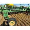 Image 8 : JD 1820 Cultivator, SN-H01820X675104 c/w 1900 Air cart, dual compartment, SN-H01900H675264, 40ft - 1