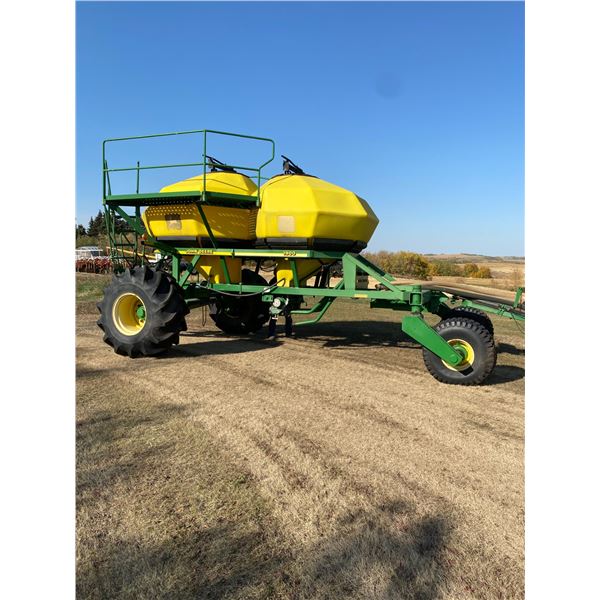 JD 1900 Air Cart, Dual Compartment (needs manifold work) SN- H01900H680197