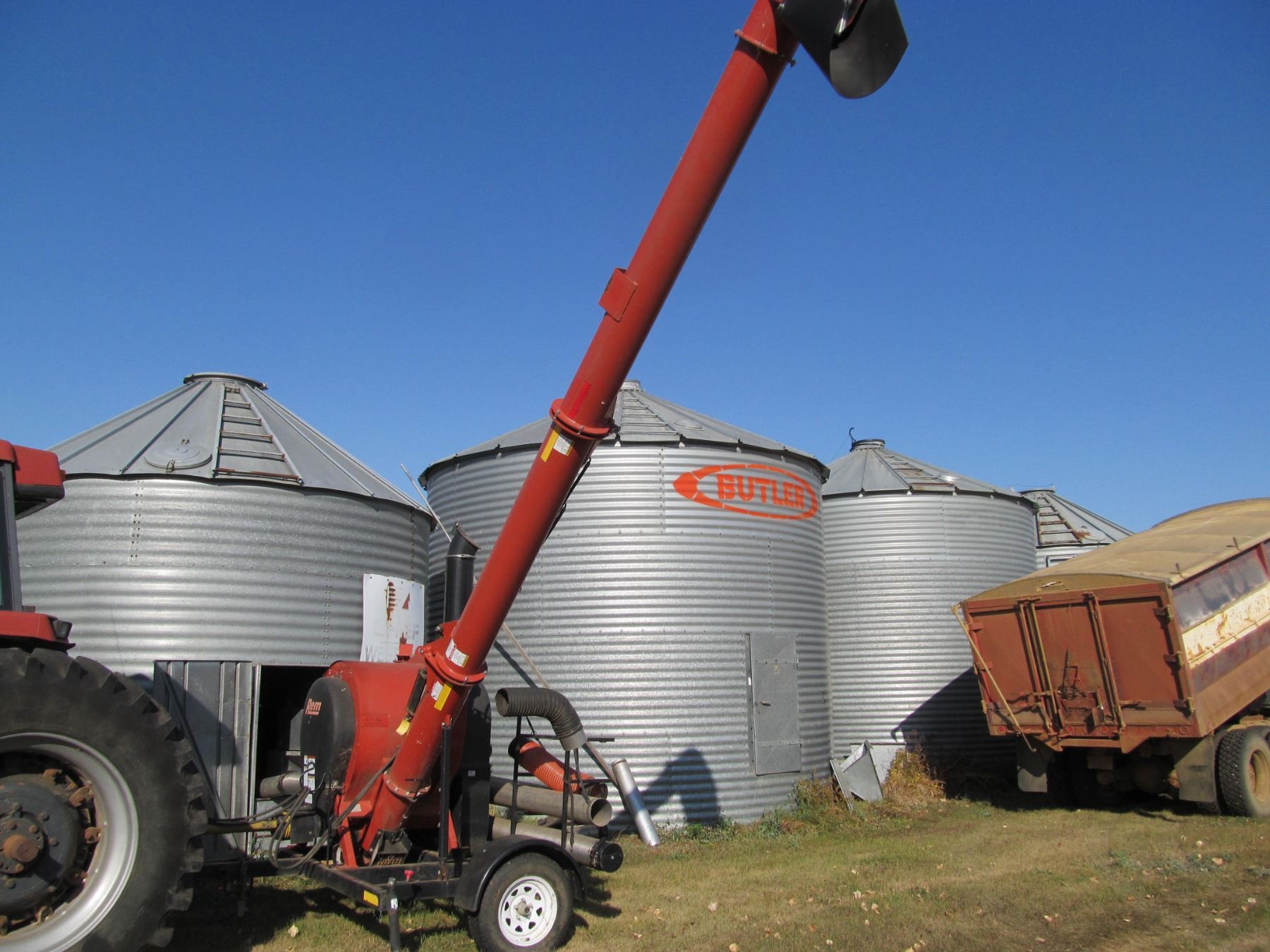 REM 2700 Grain vac, 270 hrs, SN 210355