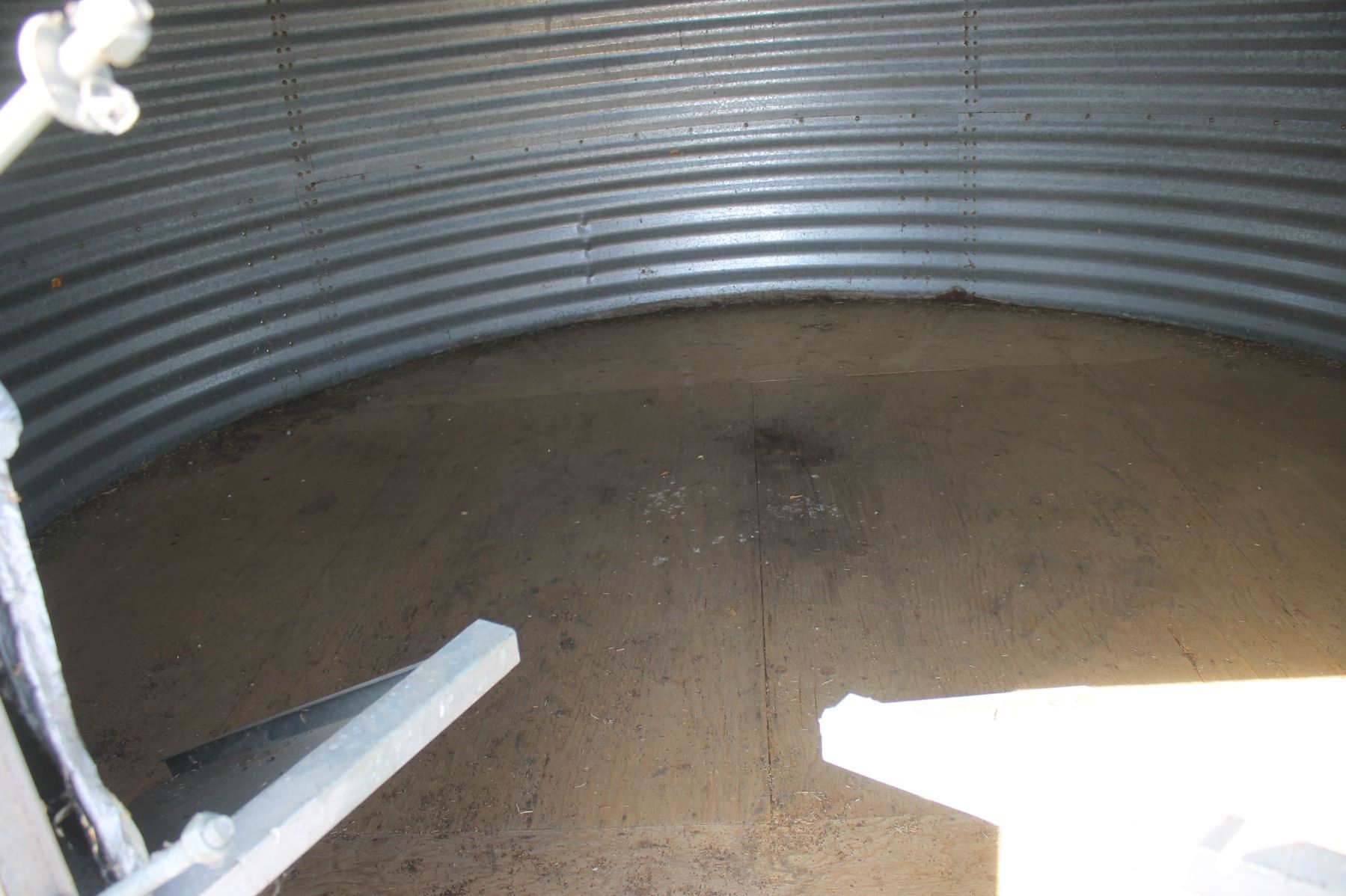 5 Ring Chief Westland grain bin, 15' Dia. All bins to be removed by