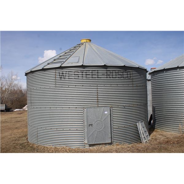 4 Ring Westeel grain bin, 19' (floor is fair) All bins to be removed by July 1st/2023