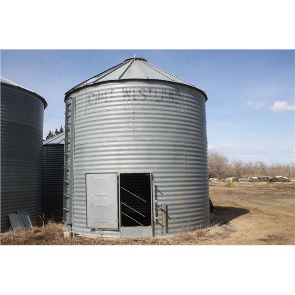 5 Ring Chief Westland grain bin (floor is fair) All bins to be removed by July 1st/2023
