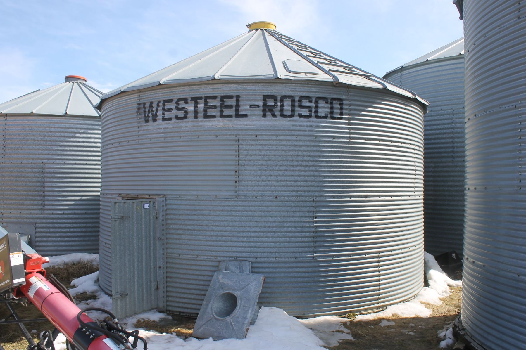4 Ring Westeel grain bin (floor is fair) All bins to be removed by July