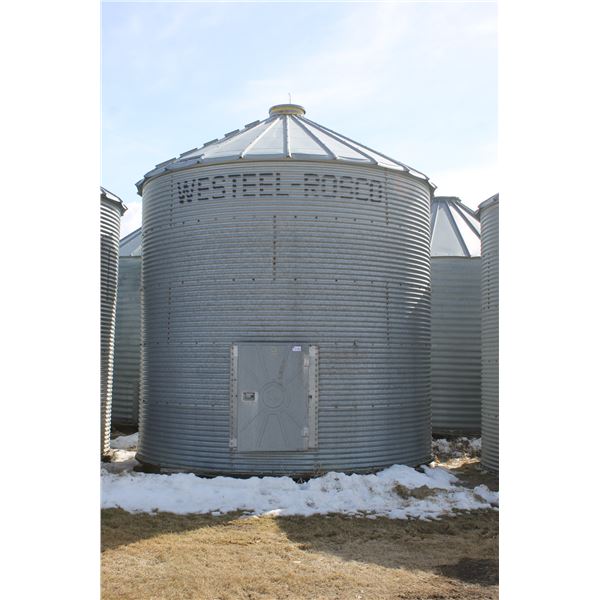 5 Ring Westeel grain bin (floor is fair)