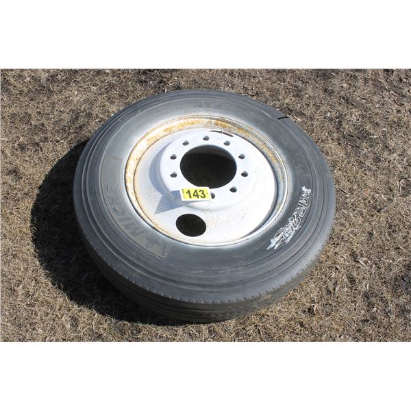 1- 11R 24.5 truck tire & rim