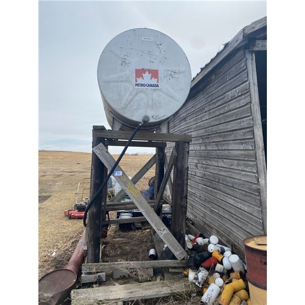 Approx.. 500-gal fuel tank on wood stand