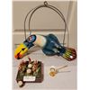 Image 1 : A Golf-Themed Tic-Tac-Toe Game(Ceramic)/Nice Golf-Themed Clock/Charming Wooden Toucan Ornament