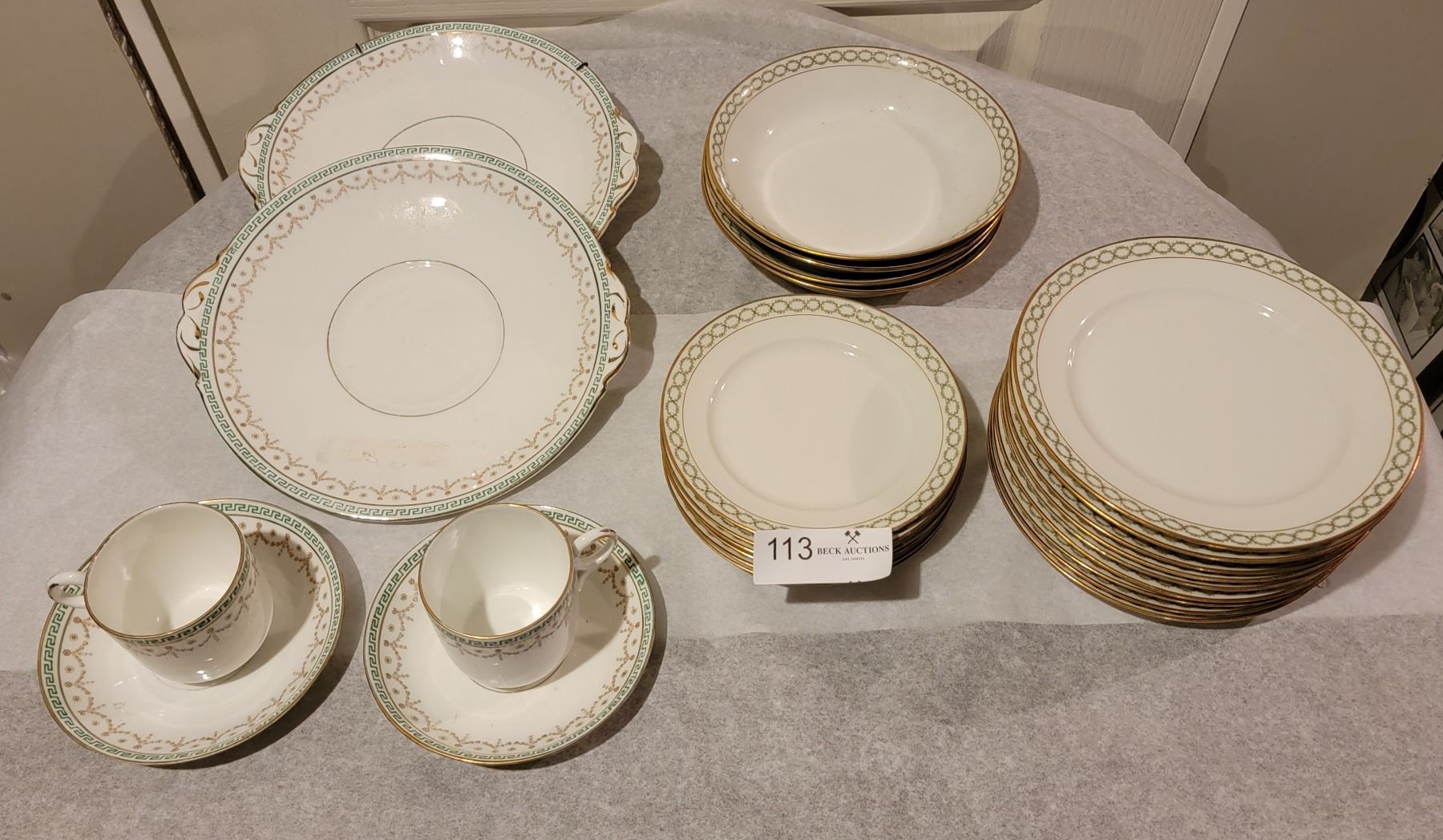 Matching Plate A Gorgeous Set Of Matching Dinner Plates/ Saucers/ Desert Bowls With ...