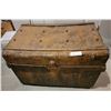 Image 1 : A Rustic Vintage Chest
