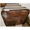 Image 3 : A Vintage Wooden Travelers Chest