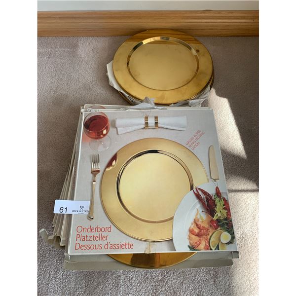 12 x Brass-Coloured Metal Charger Plates