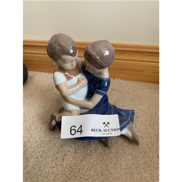 "Children Playing Embracing" Bing & Grohndahl Denmark Porcelain Figurine