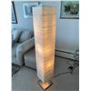 Image 1 : Modern Floor Lamp