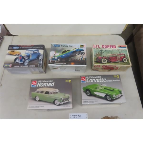5 Model Kits : '57 Vette- Sealed, '55 Nomad, '32 Ford Coupe, Moss Deal Funny Car, Lil Coffin - 1:24 